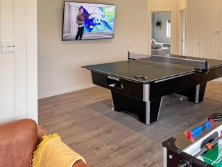 Stylish Lakeview Retreat-By Traum - Ansager - 2