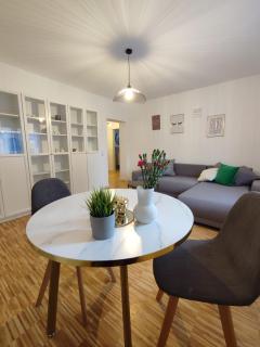 modernes Apartment in verkehrsgünstiger Lage - Flörsheim am Main - 1