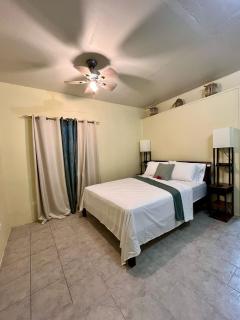 Sea-Renity Hideaway (Studio Apt) - Woods - 4