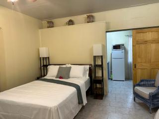 Sea-Renity Hideaway (Studio Apt) - Woods - 2