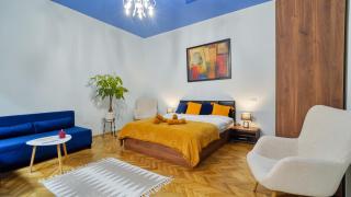 2 Bedroom OldTown Mountain View Apartment with private terrace and high ceilings rooms - Braşov - 0