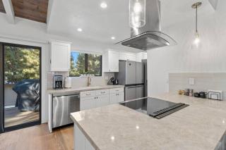 Fun & Air Conditioned Lake Tahoe 3 BR/2.5 BA Home - 1