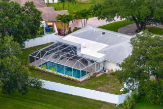 Blue Chill! Heated pool home with grill! 15 min drive to the beach! - 5