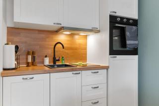 Federnest - Superior-2-Zimmer-Wohnung - Kingsize Boxspringbett - Home-Office mit Monitor - 11 Min Hbf - 1