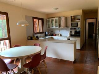 Casa con piscina y gran parque en Los Cardales - 1