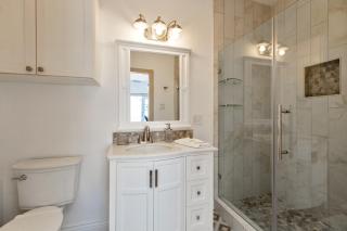 Alameda luxury 2BR 2BA house, AC, near ferry to San Francisco, 2 free parking spaces - 1