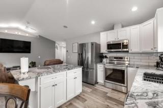 Pet Friendly and Spacious Valley View Family Home - Snohomish - 6