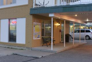 Sun-Dek Motel - Medicine Hat - 2