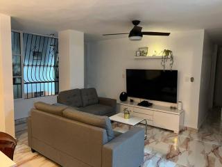 Moderno Apt en la ciudad - 0