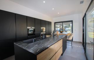 Beautiful Home In Rochefort Du Gard - Rochefort-du-Gard - 5