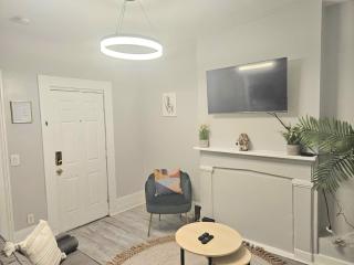 Fortune Suits and Apartment - Albany - 2
