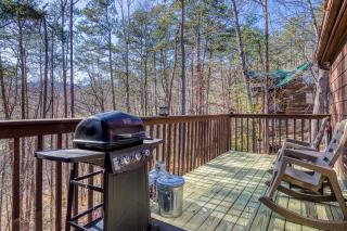 Alpine Retreat - Hot Tub, Arcade, Cozy Cabin Retreat in the Smokies - 3