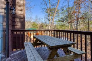 Alpine Retreat - Hot Tub, Arcade, Cozy Cabin Retreat in the Smokies - 2