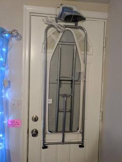 Cozy and Private English Basement Apartment - 1