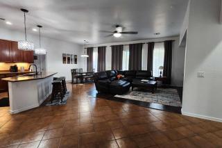 Cozy Latitude home with pool - Goodyear - 8