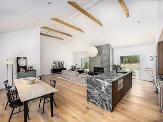 Newly Built Luxury Home & Pool - Accord - 2