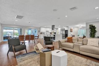 Luxe 4BR Waterfront w Htd Pool 5min to beach - Fort Lauderdale - 2
