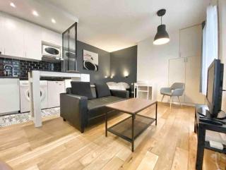 CHARMING FLAT IN MONTMARTRE - 0