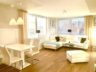 Large Modern 3 Bedroom City Centre Apartment ,Free Parking - 9