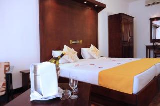 Golden Star Beach Hotel - Negombo - 4