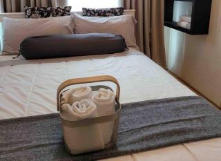 Condo in BGC near Grand Hyatt - 5