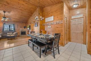 King Beds, Views, EasyRoads, PoolTable, Spa, Theater, Outdoor fun - Sevierville - 5