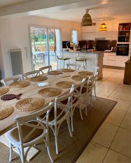 Piscine chauffée, tennis, Mas provençal contemporain - 4