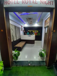 hotel royal night - Ahmedabad - 1