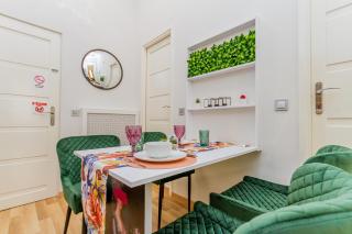 W17Elegant Inner City Apt w/King bed&Friendly Host - Budapest - 2