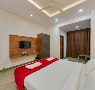 Hotel Trisha Executive-2 Minutes Walk From Balumama Temple - Murgūd - 4