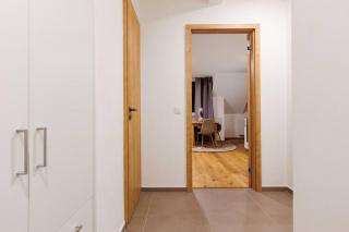 2 rooms apartment with terrace and FREE parking near metro - Prague - 1
