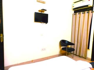 EM Home Stay @ Near Tughlakabad Metro Station - Nova Deli - 1