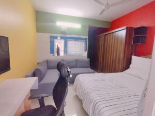 Amazistay offers Posh room for two with private balcony & bathroom & TV, Traveller, with shared Jacuzzi paid access near Brigade Senate - Bangalore - 9