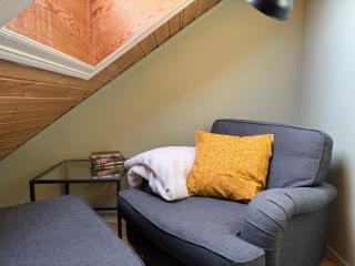 Cozy backyard apartment - 2