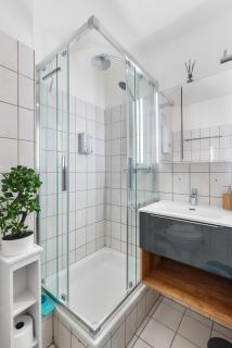 Messe, Monteure, Budget - Einfache komfortable 2 Personen Wohnung (22qm) mit Vollausstattung (WLAN 250 Mbit, TV 55 Zoll m. Netflix) - Hochwertige Küche und Bad - Duisburgo - 4