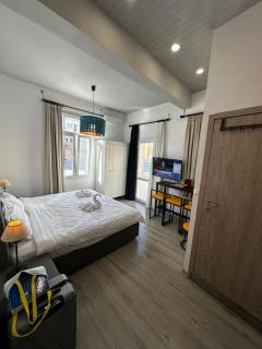TRAVELLERS CORFU TOWN Luxury Suites, Studios & Apartments - Agios Rokkos - 8