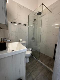 TRAVELLERS CORFU TOWN Luxury Suites, Studios & Apartments - Agios Rokkos - 6