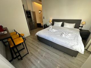 TRAVELLERS CORFU TOWN Luxury Suites, Studios & Apartments - Agios Rokkos - 2