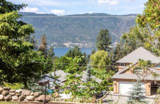 The Blue House Bed and Breakfast - 0