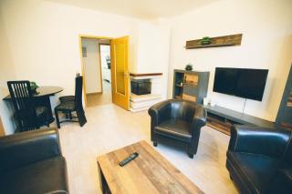 Große & voll ausgestattete Apartments, Studios, Doppelzimmer, Workspace, Parkplatz, Netflix, Prime & schnelles Wifi in ruhiger Lage mit Garten - 7