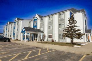 Microtel Inn & Suites by Wyndham Sioux Falls - Sioux Falls - 1