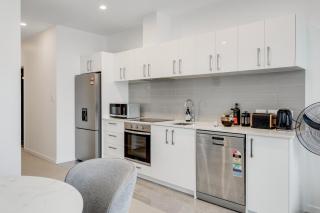 The CityScape Apartment with Wi-Fi and Balcony - Auckland - 5