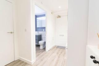 Modern, spacious entire 1 bedroom apartment. - Londra - 3