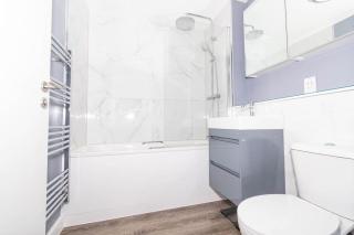 Modern, spacious entire 1 bedroom apartment. - Londra - 1