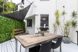 Beachside 2-Bed House with Pool, Courtyard & BBQ - Sunshine Beach - 7
