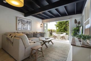Beachside 2-Bed House with Pool, Courtyard & BBQ - Sunshine Beach - 5