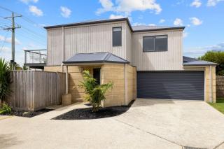 Beachside Escape - Cowes - 0