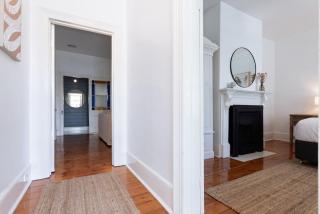 Central Elegance: Cottage Gem with Parking - Launceston - 3