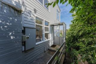 Cosy Unit With a Sea View - Burnie - 1