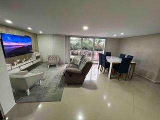 Apto 4 habitaciones privadas 140mtros - Medellín - 0